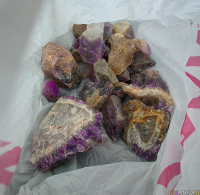 Amethyst-Mine-collecting-Amethsyts-near-Thunder-Bay-Ontario-Canada-Kanada-DSCN8293.jpg