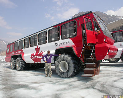 Brewster-Bus-Tour-Trip-on-Athabasca-Glacier-Gletscher-Columbia-Icefield-Jasper-National-Park-Rocky-Mountains-Alberta-Canada-Kanada-DSCN9528.jpg