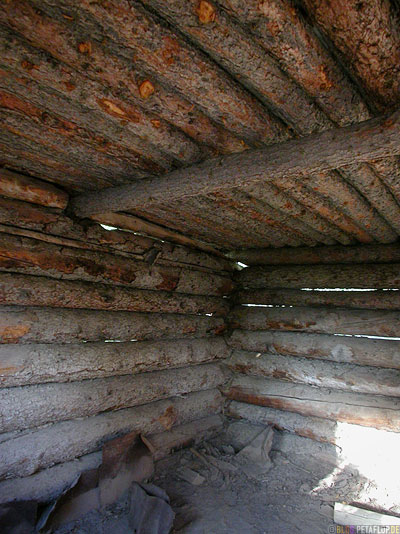 Cabin-Holzhuette-Montague-Roadhouse-Holzhaus-Ruin-Blockhaus-Ruine-Klondike-Highway-Yukon-Canada-Kanada-DSCN0554.jpg