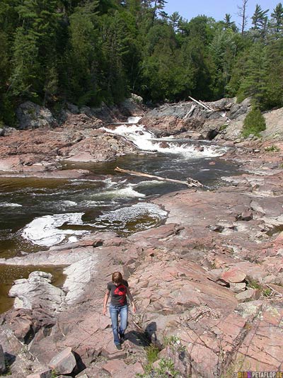 Chippewa-River-Rapids-Stromschnellen-near-Wawa-Lake-Superior-Trans-Canada-Highway-Ontario-Canada-Kanada-DSCN8054.jpg