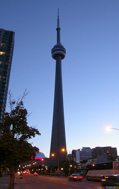 CN-Tower-Toronto-Ontario-Canada-Kanada-DSCN7689.jpg