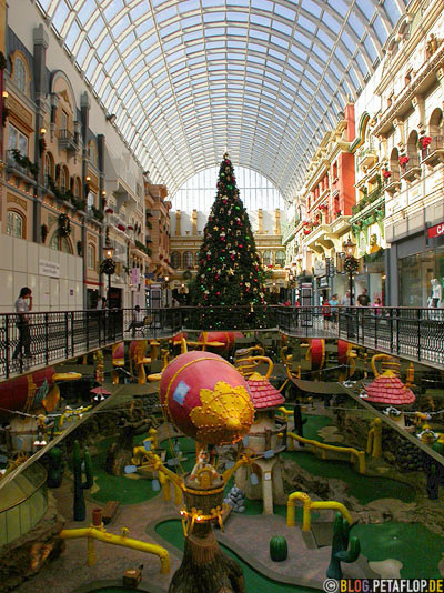 European-Boulevard-Playground-Minigolf-Spielplatz-West-Edmonton-Mall-Alberta-Canada-Kanada-DSCN9893.jpg