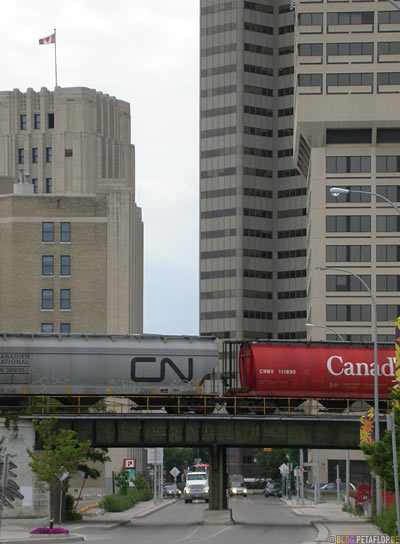 freight-train-Gueterzug-durch-trough-Winnipeg-Manitoba-Canada-Kanada-DSCN8410.jpg