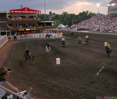 Grand-Stand-Chuckwagon-Race-Calgary-Stampede-2007-Alberta-Canada-Kanada-DSCN9166.jpg