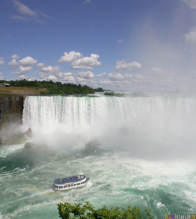 Horseshoe-Falls-Niagara-on-the-falls-Niagara-Falls-Ontario-Canada-Kanada-DSCN7639.jpg