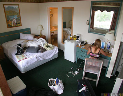 Hotel-room-Hotelzimmer-Schloss-Neuschwanstein-Foto-Ramada-Inn-Motel-Medicine-Hat-Alberta-Canada-Kanada-DSCN8992.jpg