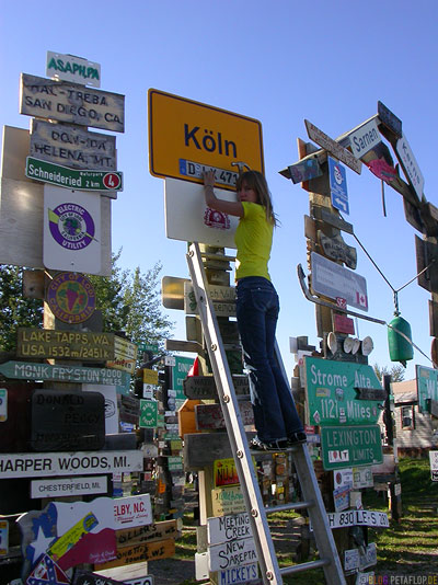 Koeln-Duesseldorf-Signpost-Forest-Schilderwald-Alaska-Highway-Watson-Lake-Yukon-Canada-Kanada-DSCN0378.jpg