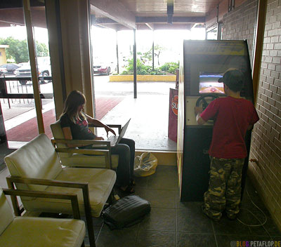 Lobby-Knights-Inn-Hotel-Pim-Street-Sault-Saint-Marie-Ontario-Canada-Kanada-DSCN8011.jpg