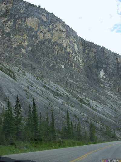 Northern-Rocky-Mountains-Alaska-Highway-British-Columbia-Canada-Kanada-DSCN0199.jpg