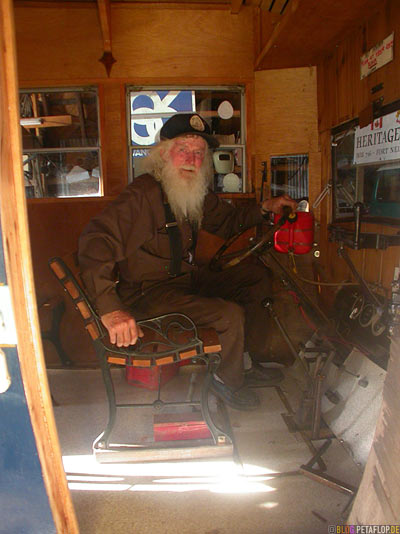 Old-Man-Bus-Driver-white-beard-alter-Oldtimer-Busfahrer-weisser-bart-Heritage-Museum-Fort-Nelson-Alaska-Highway-British-Columbia-Canada-Kanada-DSCN0011.jpg