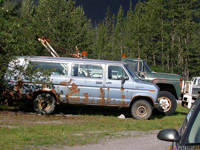 Old-Van-Muncho-Lake-Alaska-Highway-BC-British-Columbia-Canada-Kanada-DSCN0265.jpg