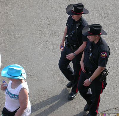 Policemen-Polizisten-Calgary-Stampede-2007-Alberta-Canada-Kanada-DSCN9048.jpg