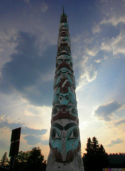 Raven-Totem-Pole-Totempfahl-Marterpfahl-Jasper-Rocky-Mountains-Jasper-National-Park-Alberta-Canada-Kanada-DSCN9674.jpg