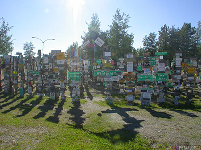 Signpost-Forest-Schilderwald-Alaska-Highway-Watson-Lake-Yukon-Canada-Kanada-DSCN0355.jpg