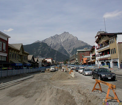 Street-roadworks-Strassenbaustelle-Banff-National-Park-Rocky-Mountains-Alberta-Canada-Kanada-DSCN9257.jpg