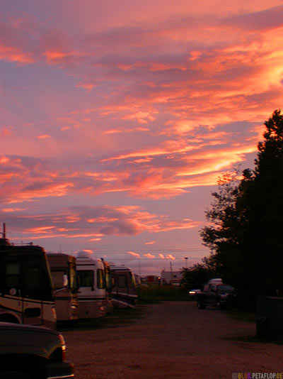 Sunset-Sonnenuntergang-Abendhimmel-RVs-Northern-Lights-RV-Park-Campground-Campingplatz-Dawson-Creek-British-Columbia-Canada-Kanada-DSCN9989.jpg