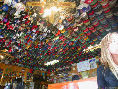 Toad-River-Lodge-Baseball-Caps-Trucker-Muetzen-Northern-Rocky-Mountains-Alaska-Highway-British-Columbia-Canada-Kanada-DSCN0175.jpg