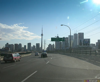 Toronto-Skyscrapers-Hochha?user-Skyline-Highway-Autoroute-Ontario-Canada-Kanada-DSCN7512.jpg