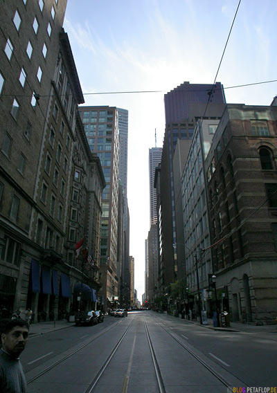 Urban-Canyon-Strassenschlucht-Toronto-Ontario-Canada-Kanada-DSCN7802.jpg