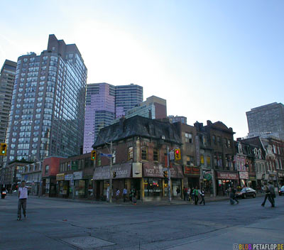 Yonge-Street-Toronto-Ontario-Canada-Kanada-DSCN7810.jpg