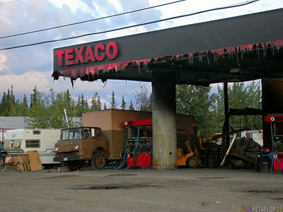 burned-gas-station-abgebrannte-Tankstelle-Texaco-Tok-Alaska-USA-Taylor-Highway-DSCN0952.jpg