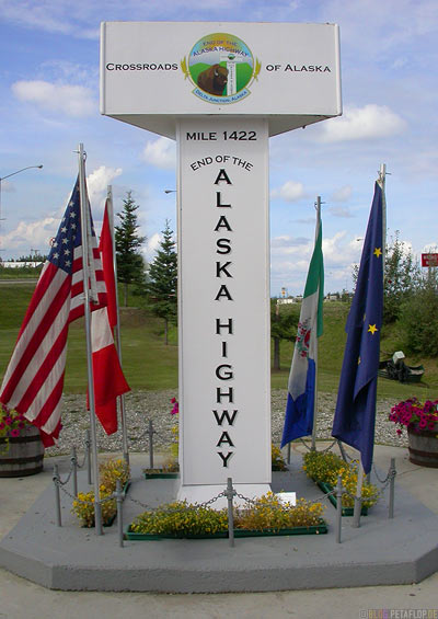 end-of-alaska-highway-mile-1422-delta-junction-alaska-usa-dscn0966.jpg