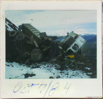 heavy-Truck-accident-schwerer-Lastwagen-Unfall-Polaroid-Photo-found-in-gefunden-in-Cassiar-British-Columbia-BC-Canada-Kanada-DSCN2640.jpg