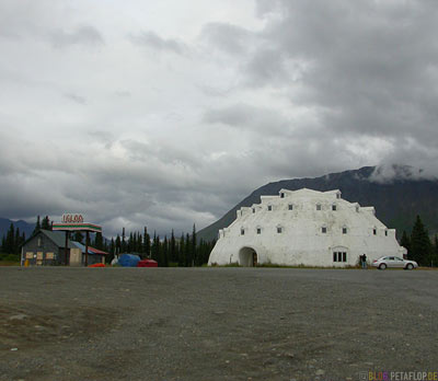 Igloo-Motel-near-Cantwell-abandoned-verlassenes-Iglu-Hotel-Alaska-USA-DSCN1333.jpg