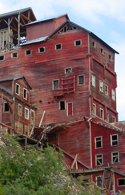 Kennicott-Kennecott-abandoned-copper-mine-verlassene-Kupfermine-Wrangell-St-Elias-National-Park-McCarthy-Road-Alaska-USA-DSCN2021.jpg