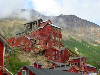 Kennicott-Kennecott-abandoned-copper-mine-verlassene-Kupfermine-Wrangell-St-Elias-National-Park-McCarthy-Road-Alaska-USA-DSCN2043.jpg