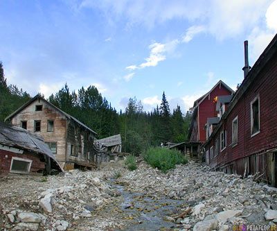 Kennicott-Kennecott-abandoned-copper-mine-verlassene-Kupfermine-Wrangell-St-Elias-National-Park-McCarthy-Road-Alaska-USA-DSCN2090.jpg