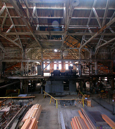 Kennicott-Kennecott-inside-factory-hall-Fabrikhalle-abandoned-copper-mine-verlassene-Kupfermine-Wrangell-St-Elias-National-Park-McCarthy-Road-Alaska-USA-DSCN2026.jpg