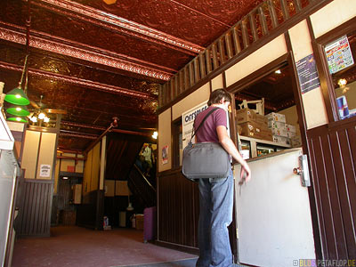 Liquor-Store-Hotel-Dawson-City-Yukon-Canada-Kanada-DSCN0733.jpg