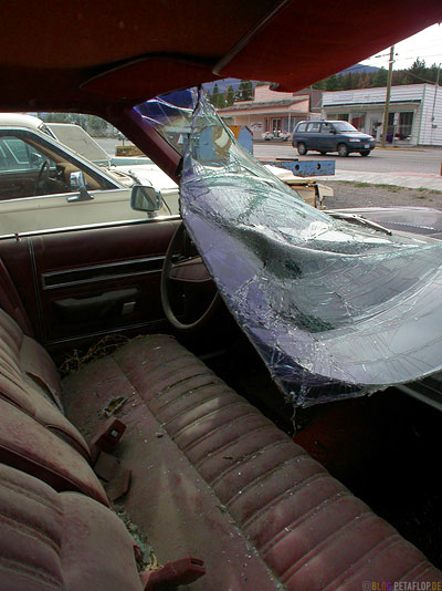 old-Broken-Car-windscreen-sindshield-Clinton-BC-British-Columbia-canada-Kanada-DSCN2746.jpg