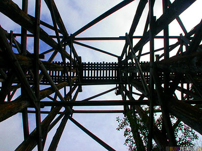 old-copper-rail-bridge-Alte-eisenbahnbruecke-Kupfermine-Wrangell-St-Elias-National-Park-McCarthy-Road-Alaska-USA-DSCN1912.jpg