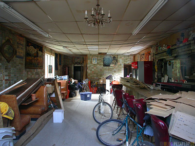 Old-house-interior-inside-Ghosttown-Geisterstadt-Hyder-Alaska-USA-DSCN2451.jpg