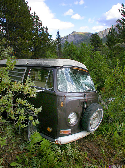 old-Volkswagen-Van-alter-VW-Bus-Ghost-town-Geisterstadt-Cassiar-British-Columbia-BC-Canada-Kanada-DSCN2334.jpg