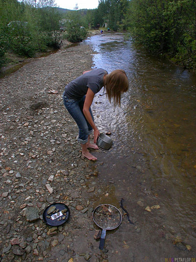 panning-for-gold-Goldwaschen-goldschuerfen-Dawson-City-Yukon-Canada-Kanada-DSCN0787.jpg