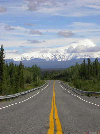 Richardson-Highway-Wrangell-Mountains-St-Elias-National-Park-Alaska-USA-DSCN2152.jpg