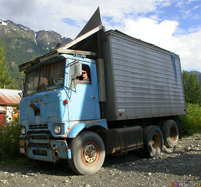 Short-Truck-kurzer-Lastwagen-Ghosttown-Geisterstadt-Hyder-Alaska-USA-DSCN2423.jpg