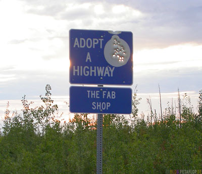 shot-throuh-road-sign-durchloechertes-durchschossenes-zerschossenes-Strassenschild-Road-Sign-Adopt-a-highway-The-Fab-Shop-Taylor-Highway-Tok-Alaska-USA-DSCN0948.jpg