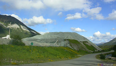 Tailings-Pile-Abraumhalde-Asbestos-Mine-Asbest-Mine-Ghost-town-Geisterstadt-Cassiar-British-Columbia-BC-Canada-Kanada-DSCN2318.jpg