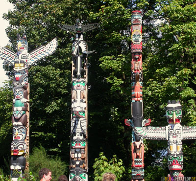 Totem-Poles-Totempfaehle-Stanley-Park-Vancouver-BC-British-Columbia-Canadaq-Kanada-DSCN3227.jpg