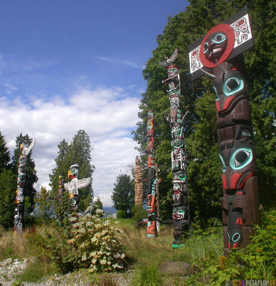 Totem-Poles-Totempfaehle-Stanley-Park-Vancouver-BC-British-Columbia-Canadaq-Kanada-DSCN3230.jpg