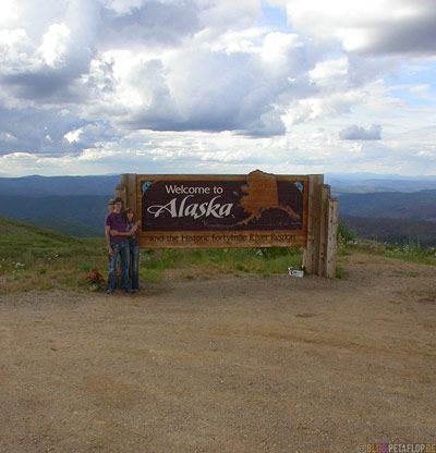 Welcome-to-Alaska-Poker-Creek-Taylor-Highway-Alaska-USA-DSCN0837.jpg