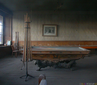 Billardtisch-Billiards-Table-Interior-Inside-Ghosttown-Ghost-town-Geisterstadt-Bodie-California-USA-DSCN4937.jpg