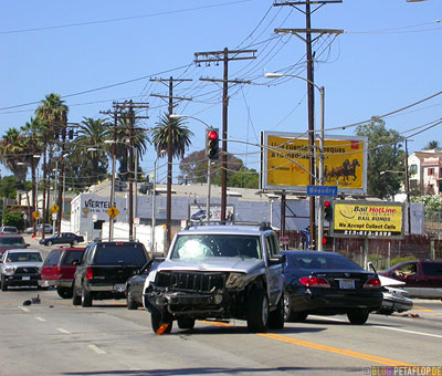 Car-accident-Autoufall-Airbag-Downtown-LA-Los-Angeles-California-Kalifornien-USA-DSCN5401.jpg