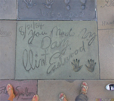 Clint-Eastwood-Manns-Chinese-Theatre-Hand-Foot-prints-Hand-Fussabdruecke-Signature-Hollywood-Boulevard-Los-Angeles-USA-DSCN5458.jpg