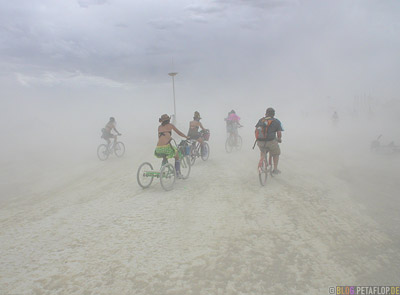 Desertstorm-Sandstorm-Sandsturm-Wuestensturm-Dust-Burning-Man-2007-Friday-Freitag-Black-Rock-Desert-Nevada-USA-DSCN4391.jpg