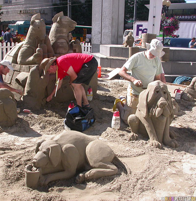 Dog-Dogs-Hunde-aus-Sand-Sandburgen-Downtown-Seattle-Washington-USA-DSCN3461.jpg